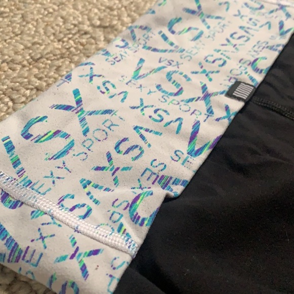 Victoria’s Secret VSX Foldover Capri Leggings - Picture 7 of 11